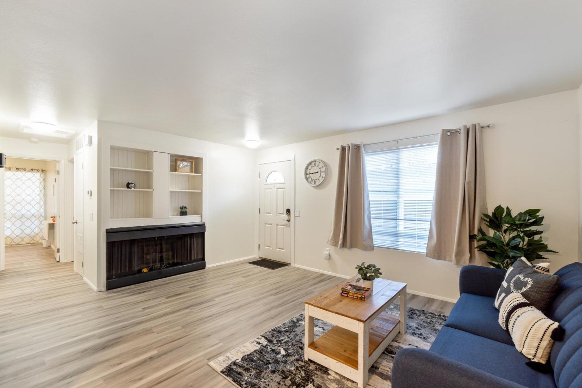 Central Bellevue House Екстериор снимка