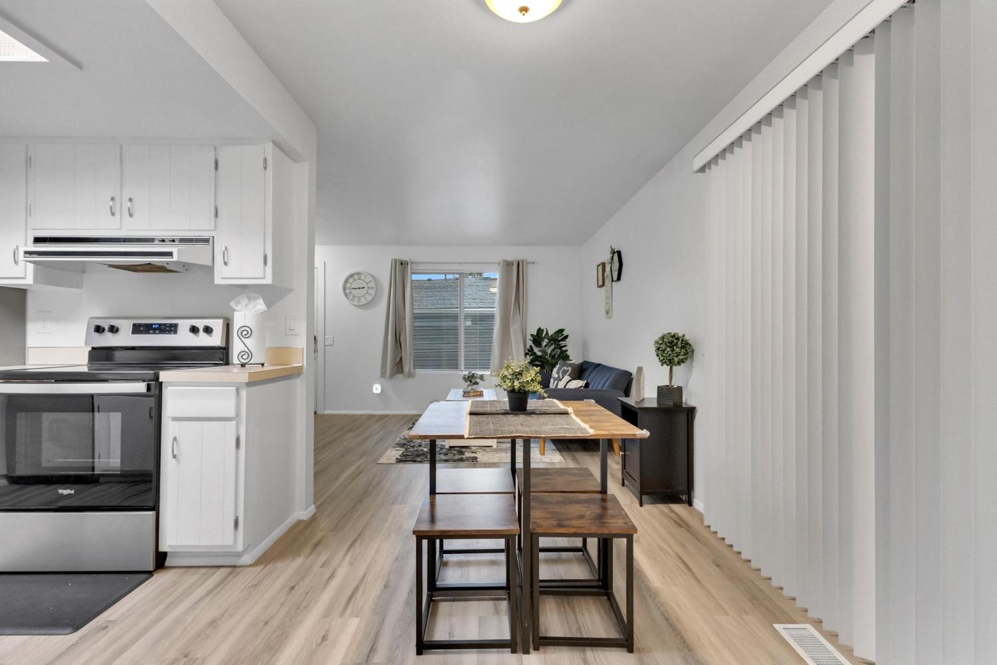 Central Bellevue House Екстериор снимка